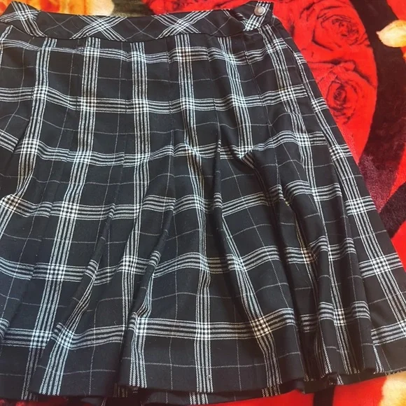 Size:small - Picture 2 of 3